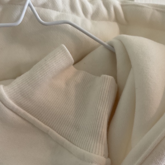 Women’s Ugg Sweatshirt - Picture 10 of 16